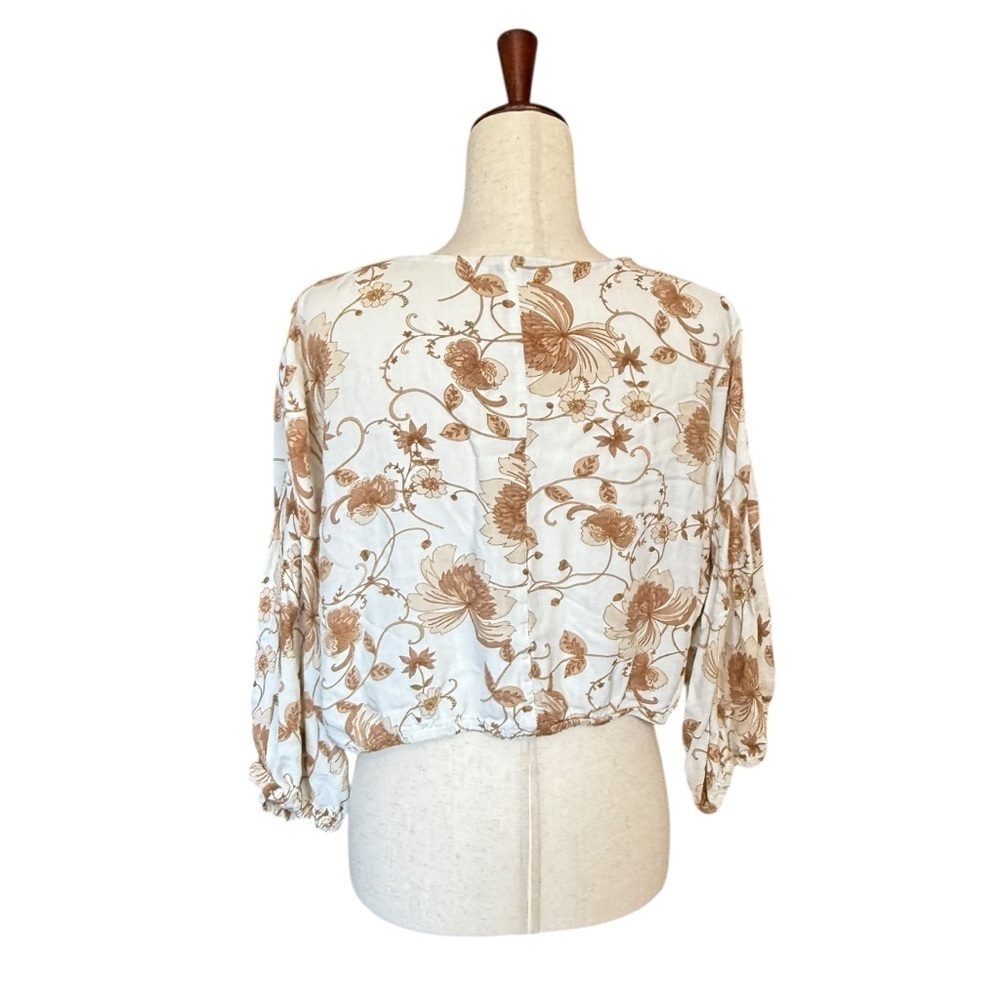 Rose & Olive Floral V-Neck Dolman Sleeve Blouse - White and Brown Size M #1496 - Picture 4 of 6